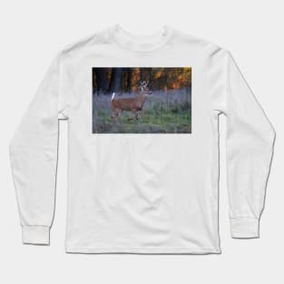 Scent of a Doe - White-tailed deer Long Sleeve T-Shirt